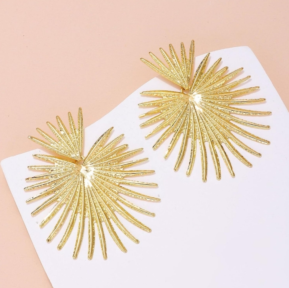 Women's Bohemian Gold Hypoallergenic Stud | Sunflower Designed Earrings - Picture 3 of 6